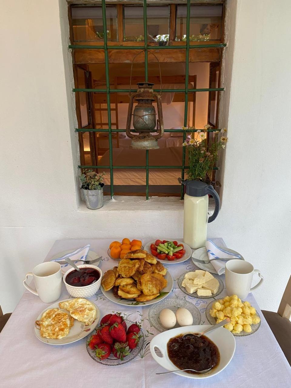 Guesthouse Vitoria - Mrizi I Zanave Fishte エクステリア 写真